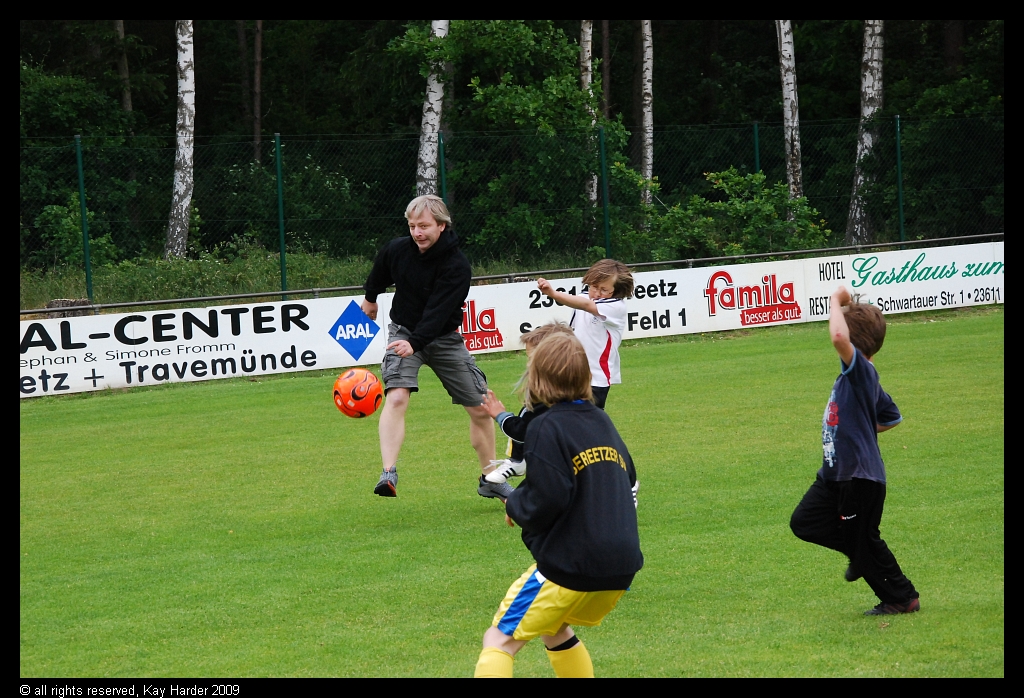 DSC_5539.JPG - Er hat die Waden schön....