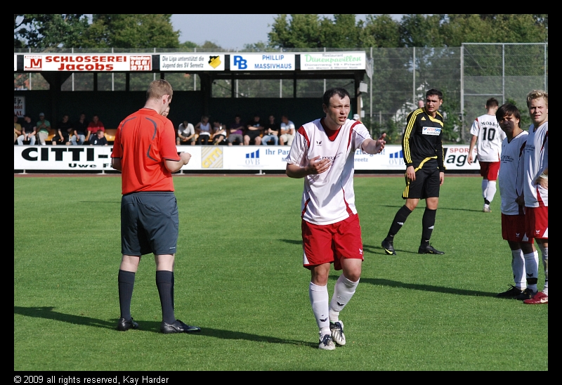 DSC_6983.JPG - Herr Linienrichter! Ich doch nicht!