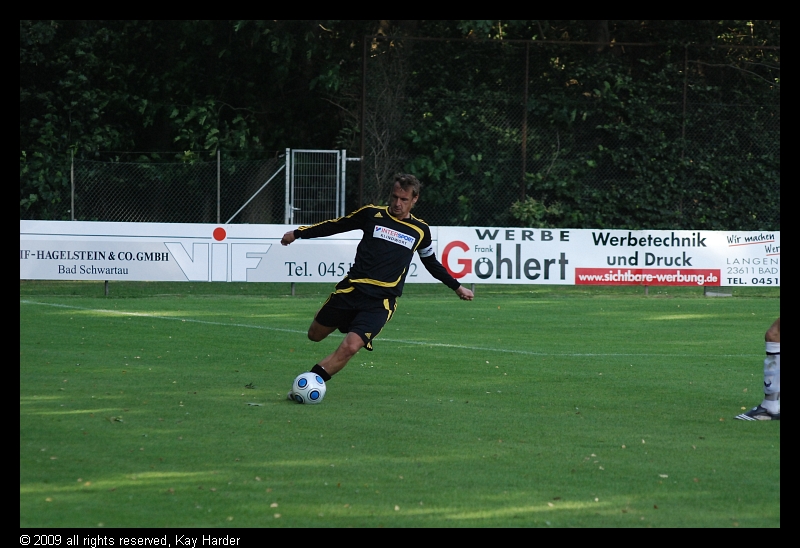 DSC_7033.JPG - Ari: Langer Ball!