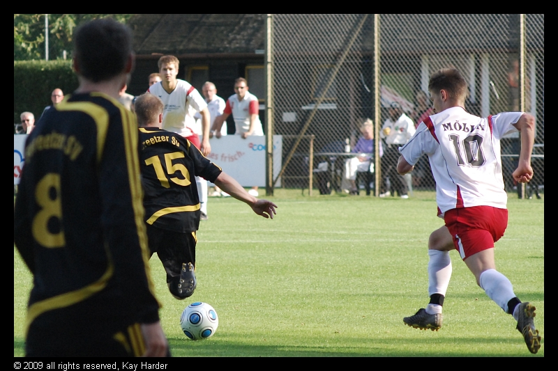 DSC_7044a.jpg - Spaziergang in des Gegners Abwehr...