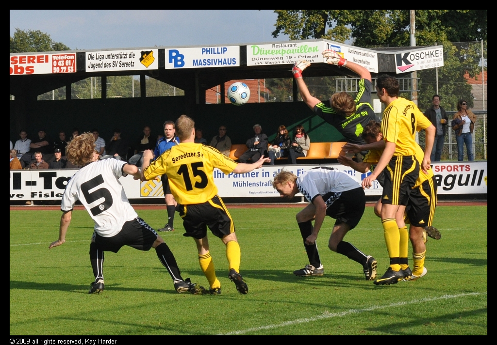 DSC_3447.JPG - Und schon brennt es im 16er