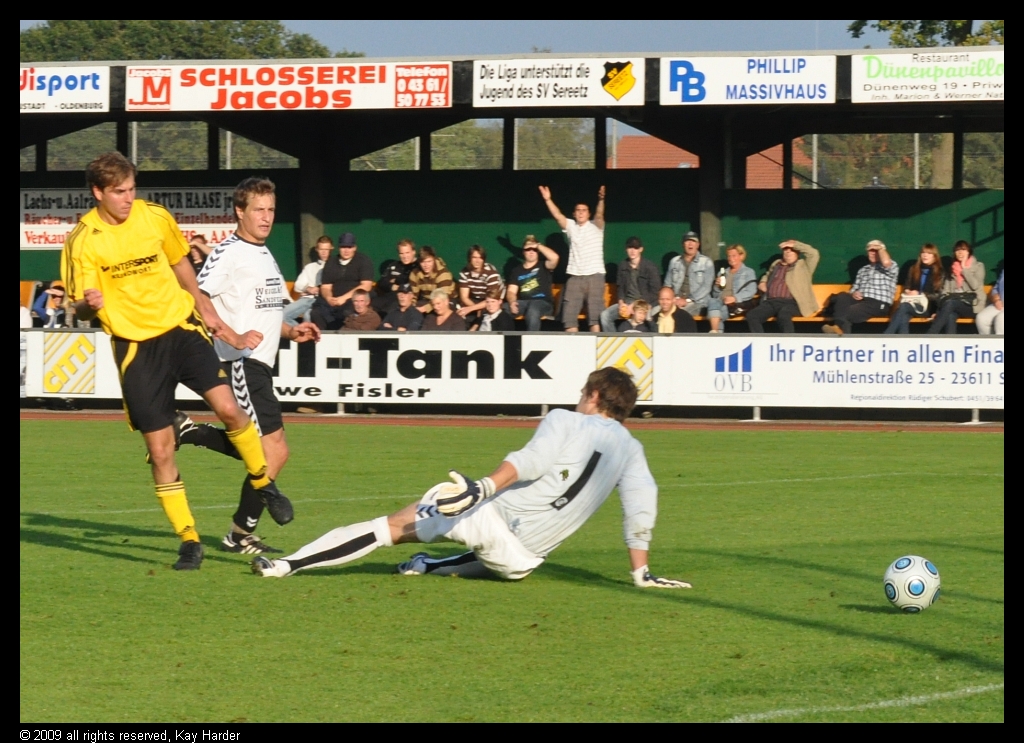 DSC_3568.JPG - Das Publikum tobt. Leider knapp daneben...
