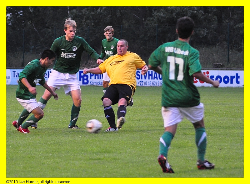 DSC_5548.JPG - und trotzdem Herr der Lage.Daniel! Du hast die Haare schön!